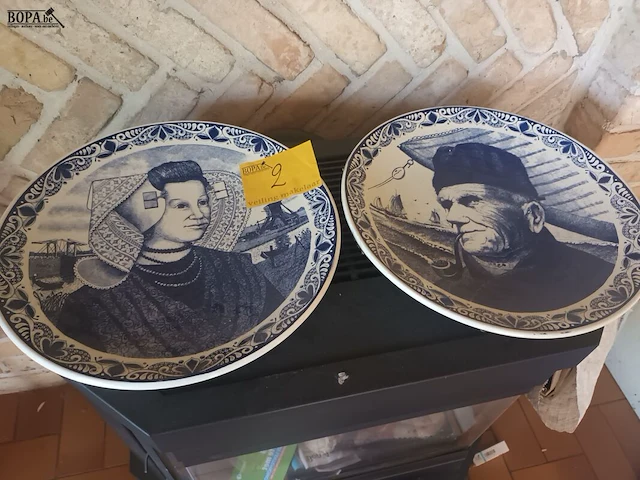 Lot 2 - hollandse delft borden. 2 stuks - afbeelding 1 van  4