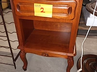 Lot 2 - houten bijzetkastje