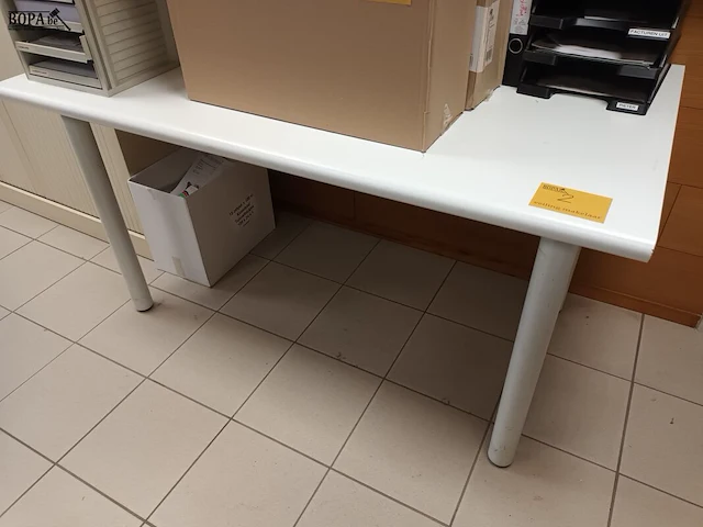 Lot 2 - kantoortafel - afbeelding 1 van  4