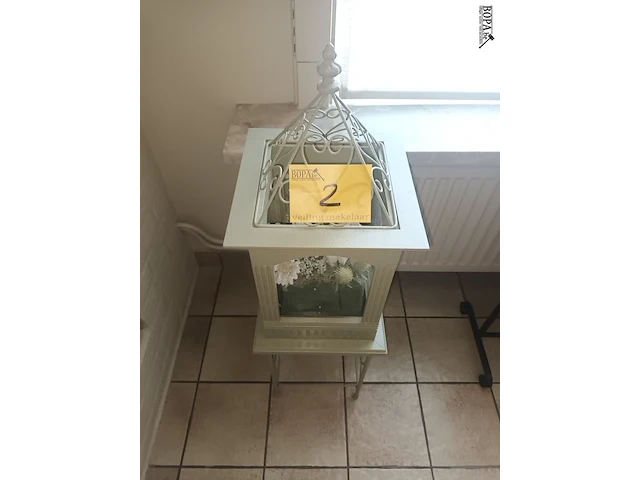 Lot 2 - lantaarn met bloemen - afbeelding 3 van  3