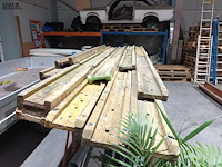 Lot 2 - lot bekistingsbalken - afbeelding 1 van  3