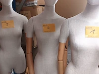 Lot 2 - mannequin pop - afbeelding 1 van  2