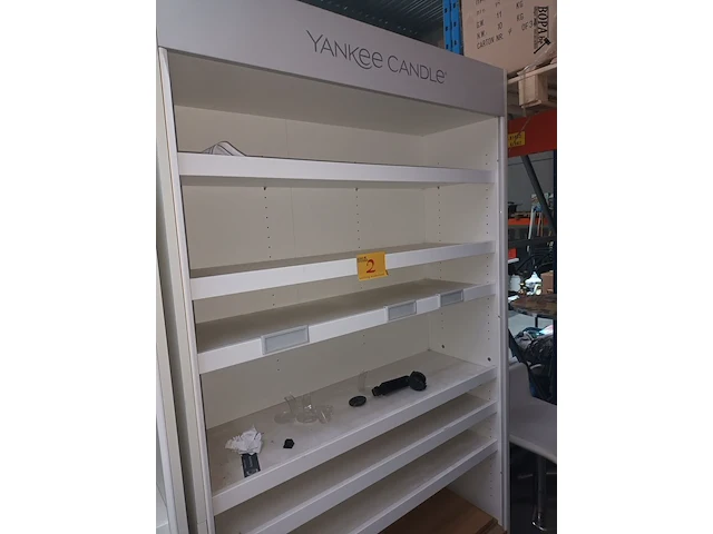 Lot 2 - open wandkast yankee candle - afbeelding 1 van  3