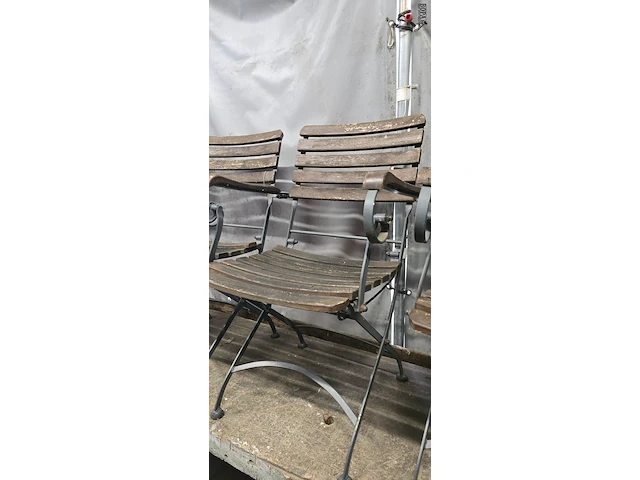 Lot 2 - opvouwbare tuinstoelen, houten zitting met metalen frame 4 s - afbeelding 3 van  5