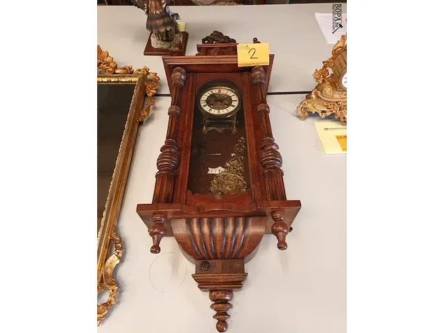 Lot 2 - paardjesklok - afbeelding 1 van  6