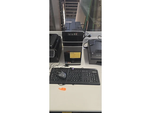 Lot 2 - pc medion + toetsenbord medion + muis - afbeelding 1 van  4