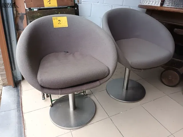 Lot 2 - pedrali draaifauteuil. 2 stuks - afbeelding 2 van  7