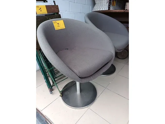 Lot 2 - pedrali draaifauteuil. 2 stuks - afbeelding 3 van  7
