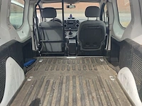 Lot 2 - peugeot partner (2013-chass.vf37a9hf0dj607396) - afbeelding 16 van  18