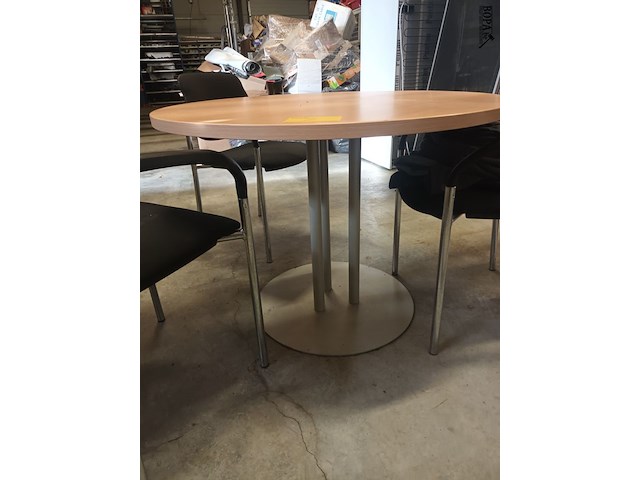 Lot 2 - ronde keukentafel - afbeelding 2 van  3