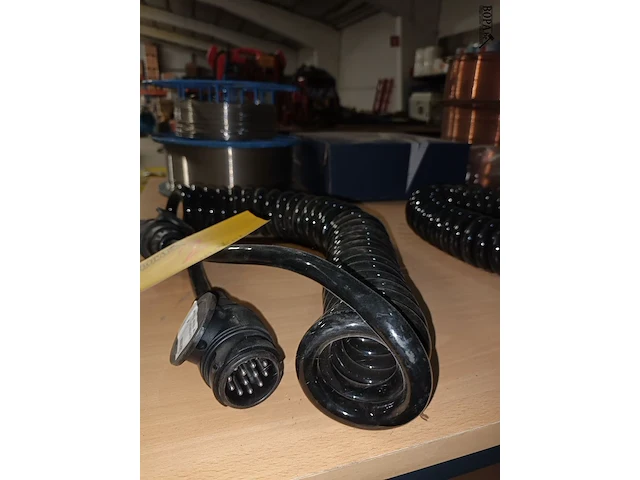 Lot 2 - spiraal verlengkabel - afbeelding 2 van  3