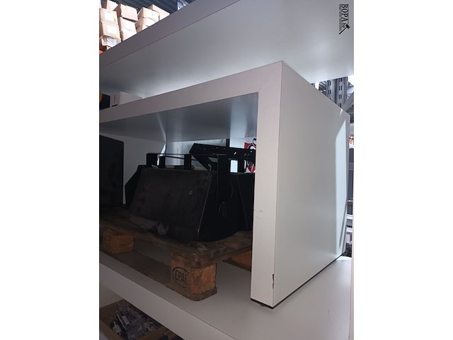 Lot 2 - tafel - afbeelding 2 van  2