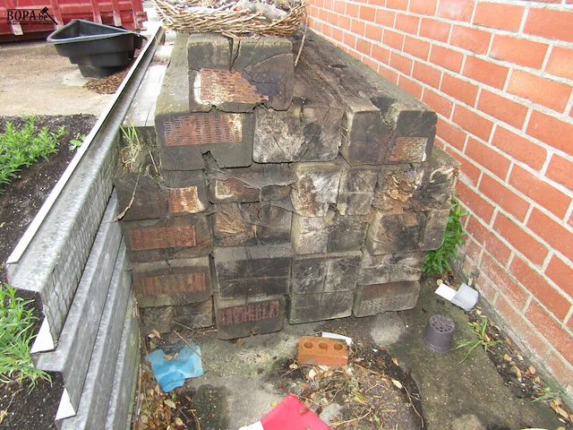 Lot 2 - treinbielzen. 25 stuks - afbeelding 1 van  2