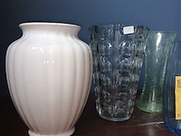 Lot 2 - vazen. 8 stuks - afbeelding 2 van  3