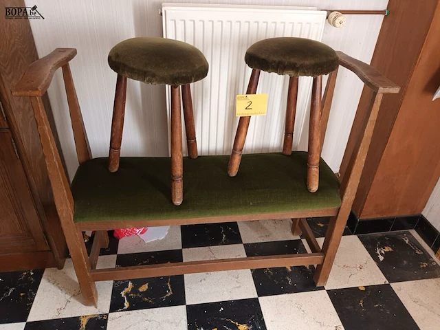 Lot 2 - zitbank en krukjes - afbeelding 1 van  3