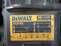 Lot 20 - dewalt lasertoestel in koffer met statief - afbeelding 5 van  5