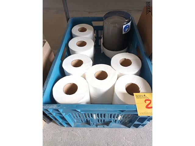 Lot 20 - handdoekpapier en dispenser - afbeelding 1 van  3