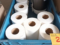 Lot 20 - handdoekpapier en dispenser - afbeelding 1 van  3