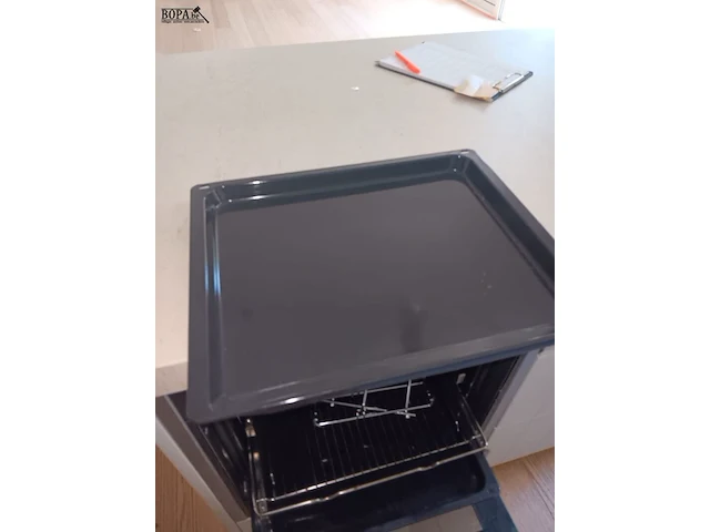 Lot 20 - inbouw oven - afbeelding 1 van  5