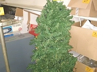 Lot 20 - kerstboom met voet - afbeelding 1 van  3