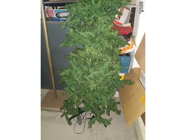Lot 20 - kerstboom met voet - afbeelding 3 van  3