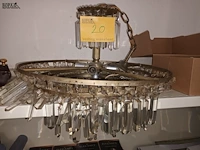 Lot 20 - metalen luchter met kristallen - afbeelding 2 van  3