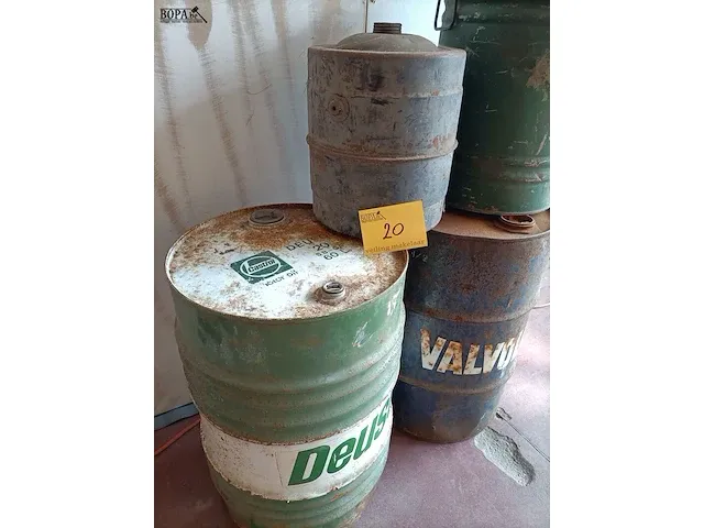 Lot 20 - metalen vaten, diverse groottes oa castrol, 4 stuks - afbeelding 2 van  4