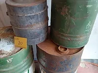 Lot 20 - metalen vaten, diverse groottes oa castrol, 4 stuks - afbeelding 4 van  4