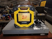 Lot 20 - outdoor radio en dvd/video speler - afbeelding 1 van  5