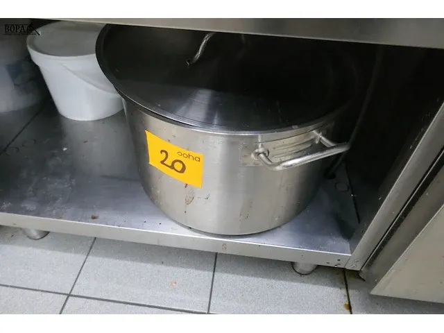 Lot 20 - reeks kookpotten en divers - afbeelding 5 van  8