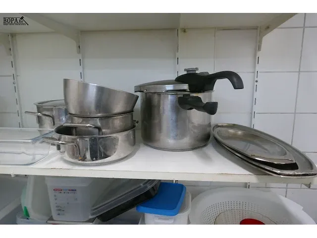 Lot 20 - reeks kookpotten en divers - afbeelding 7 van  8