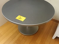Lot 20 - ronde bijzettafel - afbeelding 1 van  4