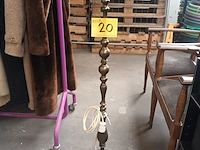 Lot 20 - staande lamp - afbeelding 1 van  5