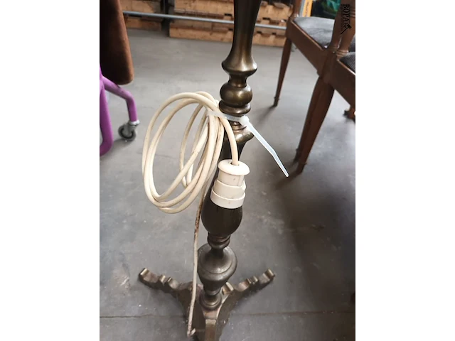 Lot 20 - staande lamp - afbeelding 5 van  5
