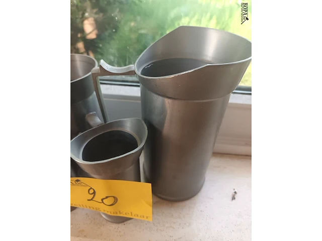 Lot 20 - tinnen kannen. 7 stuks - afbeelding 3 van  3