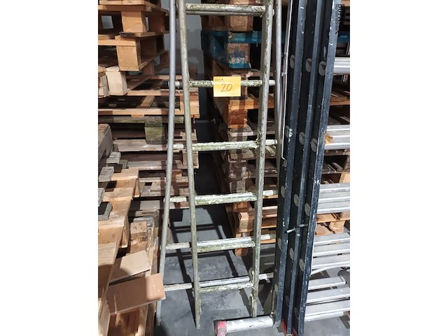 Lot 20 - uitschuifbare ladder - afbeelding 3 van  3