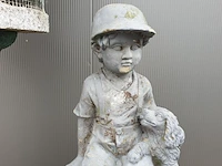 Lot 20 - vintage beton console met beeld - afbeelding 1 van  6