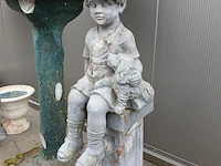 Lot 20 - vintage beton console met beeld - afbeelding 2 van  6
