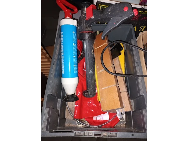 Lot 20 - werkmateriaal - afbeelding 2 van  4
