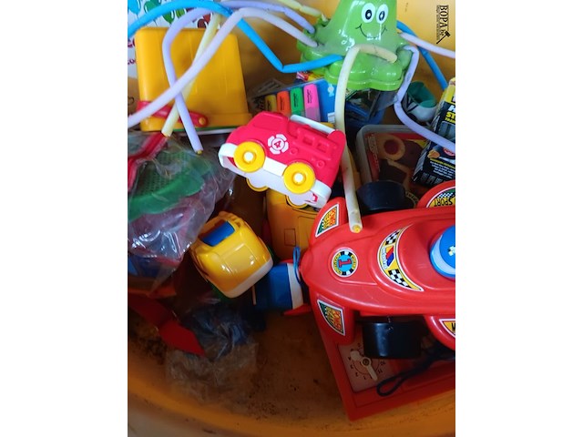 Lot 200 - pvc plonsbad en speelgoed - afbeelding 4 van  5