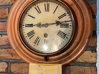 Lot 201 - houten frame wandklok - afbeelding 2 van  3