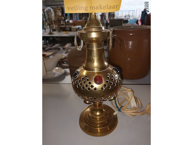 Lot 201 - koperen lampedair - afbeelding 2 van  4