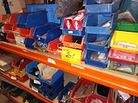 Lot 201 - lot onderdelen voor grasmachines - afbeelding 1 van  7