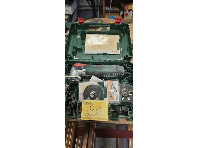 Lot 202 - bosch multitool pmf 250 cs - afbeelding 1 van  3