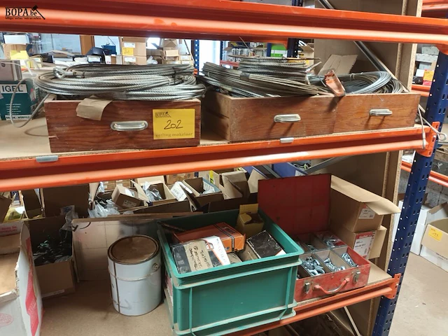 Lot 202 - divers werkmateriaal. inhoud rek - afbeelding 1 van  8