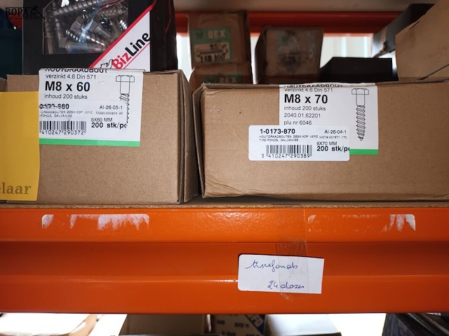 Lot 202 - haakjes en bouten - afbeelding 4 van  4