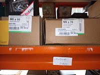 Lot 202 - haakjes en bouten - afbeelding 4 van  4