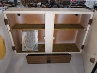 Lot 202 - retro muurkastje - afbeelding 2 van  2