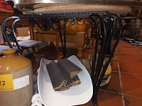 Lot 202 - vintage salontafel met tegels - afbeelding 3 van  3