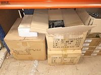 Lot 203 - deurbeslag. inhoud rek - afbeelding 8 van  9